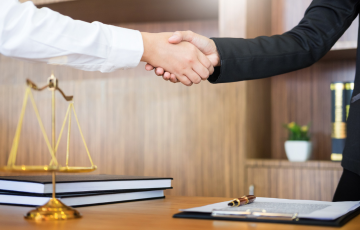 Asesoramiento a compañías aseguradoras, Responsabilidad civil, Reclamaciones de siniestros, Gestión de recobros e impagos.